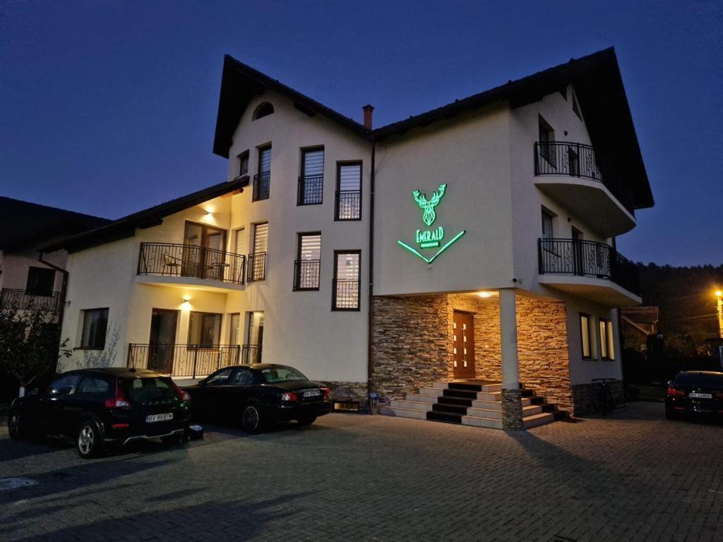 Emerald Residence Rîşnov Buitenkant foto