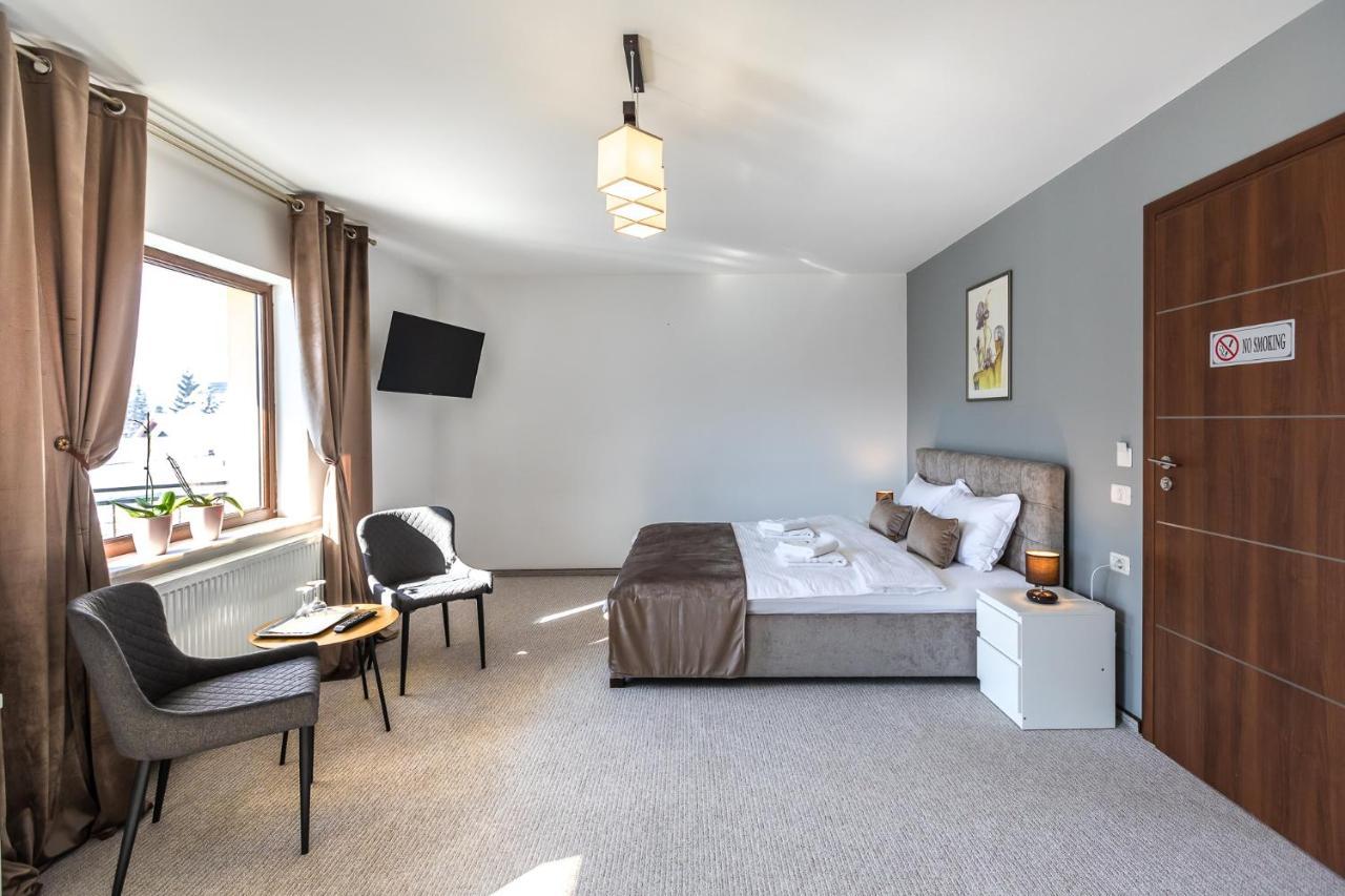 Emerald Residence Rîşnov Buitenkant foto