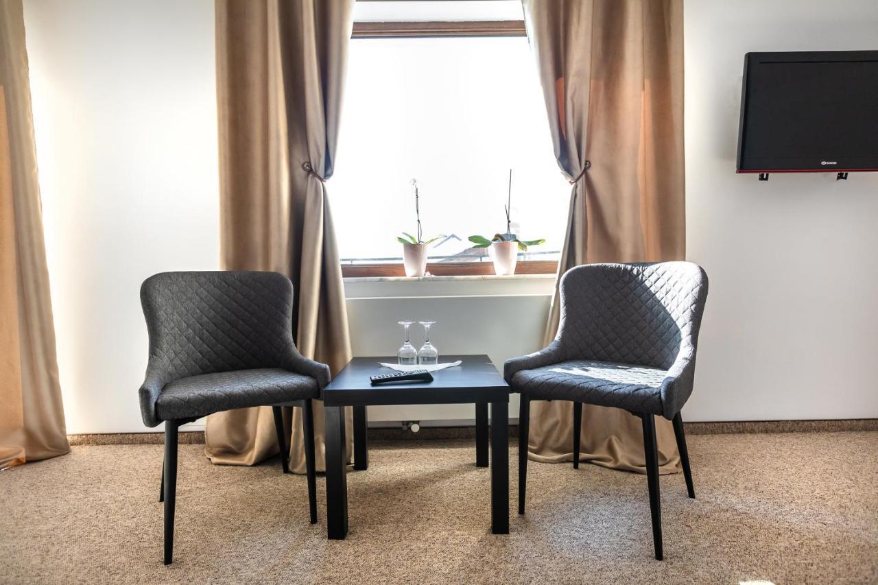 Emerald Residence Rîşnov Buitenkant foto