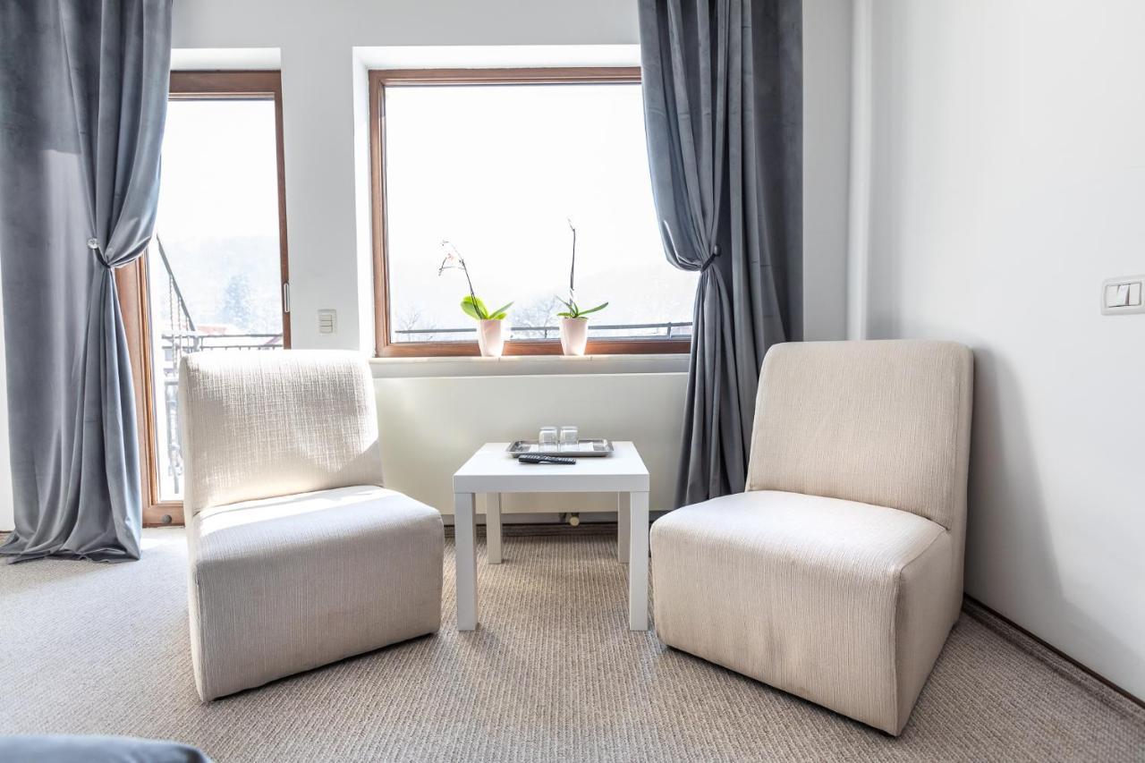 Emerald Residence Rîşnov Buitenkant foto