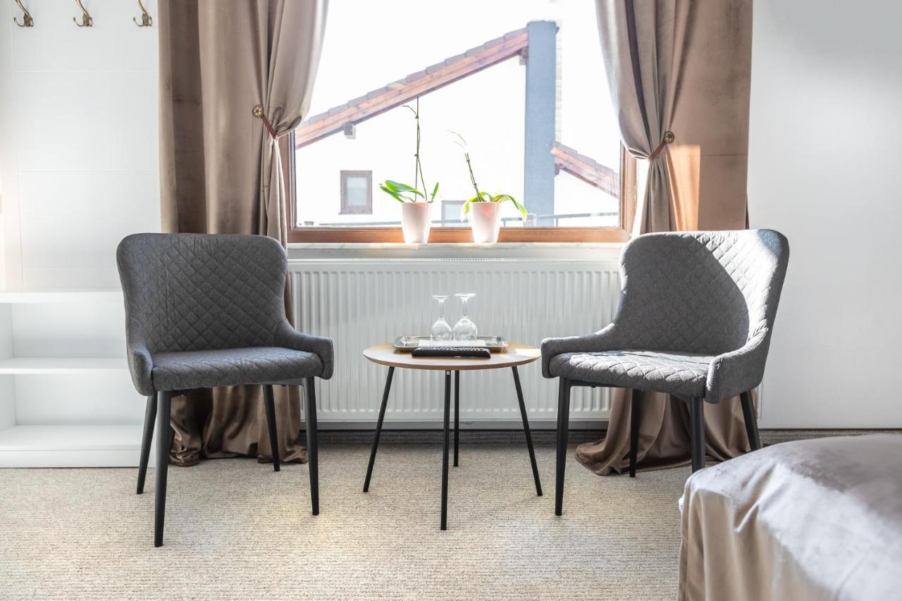 Emerald Residence Rîşnov Buitenkant foto