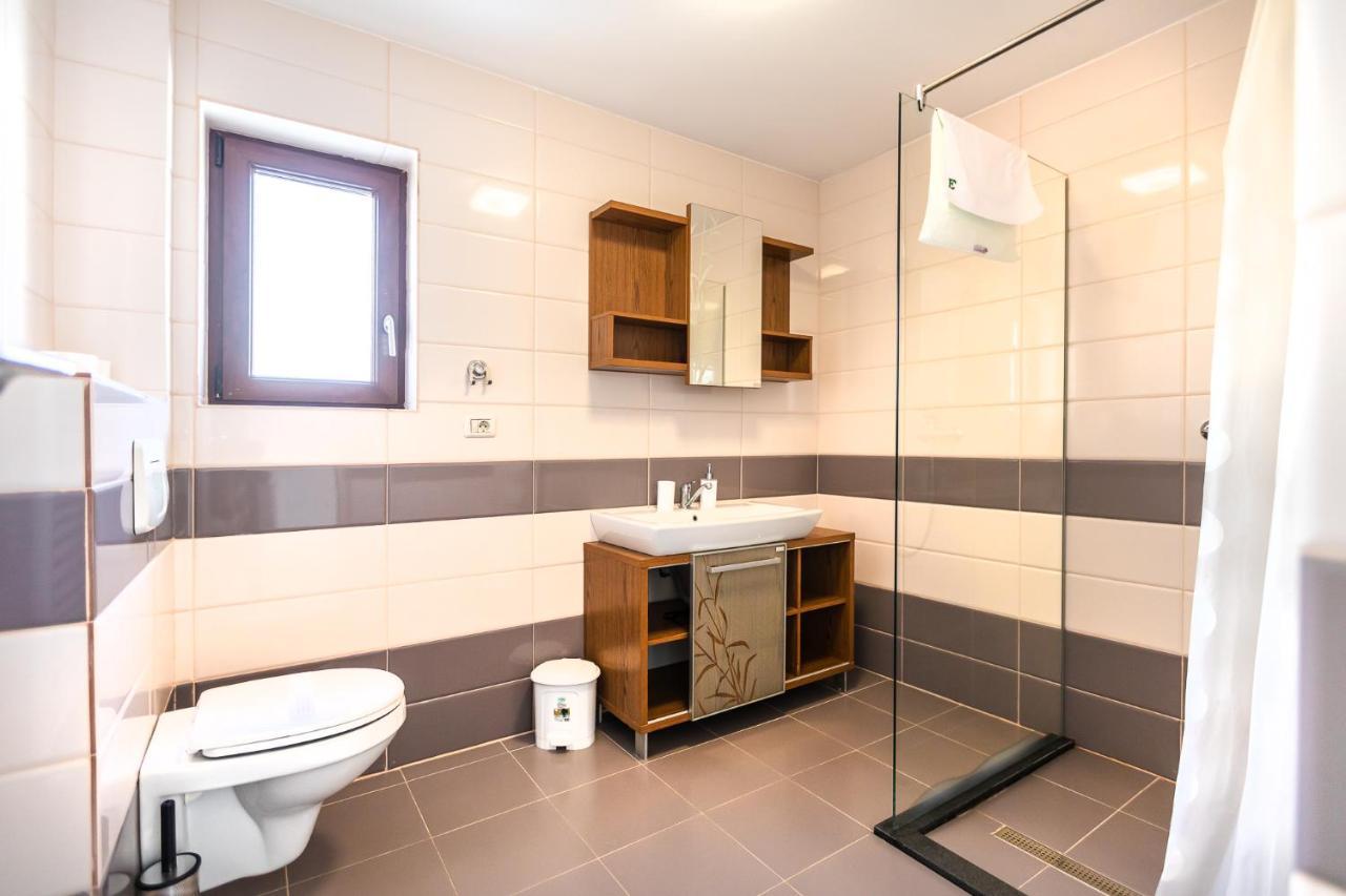 Emerald Residence Rîşnov Buitenkant foto