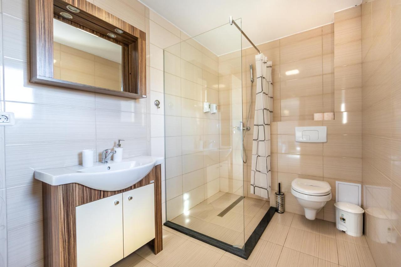 Emerald Residence Rîşnov Buitenkant foto