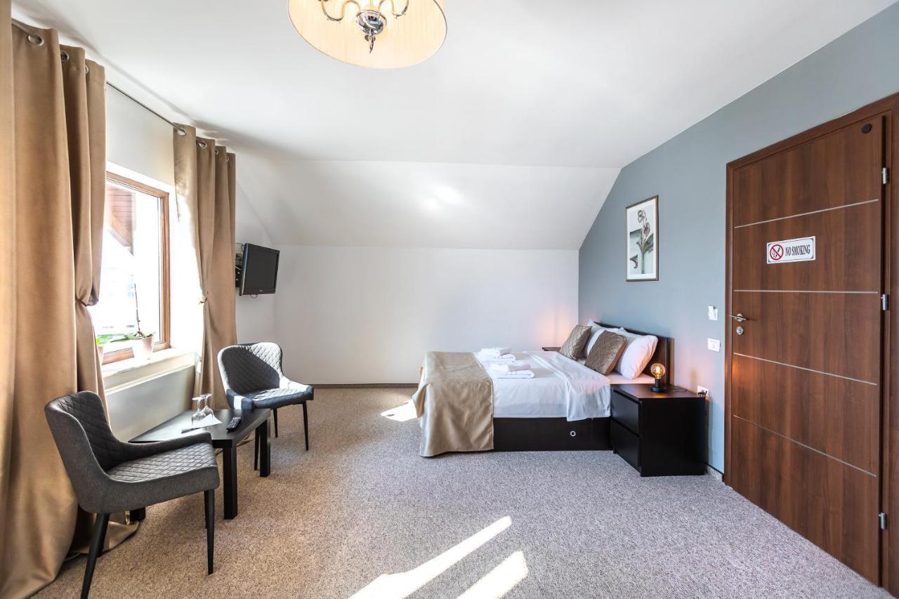 Emerald Residence Rîşnov Buitenkant foto