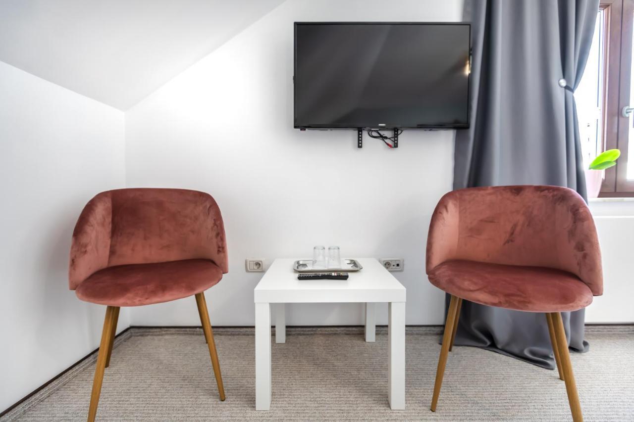 Emerald Residence Rîşnov Buitenkant foto