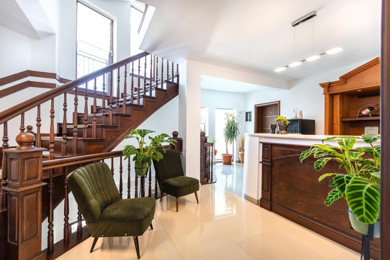Emerald Residence Rîşnov Buitenkant foto
