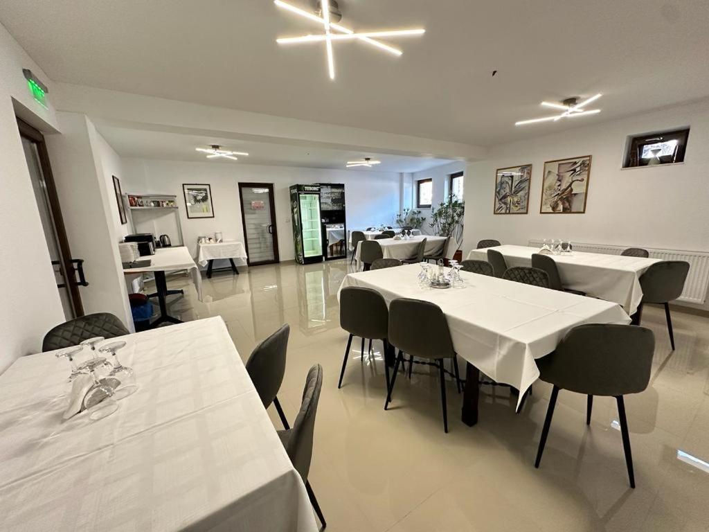 Emerald Residence Rîşnov Buitenkant foto