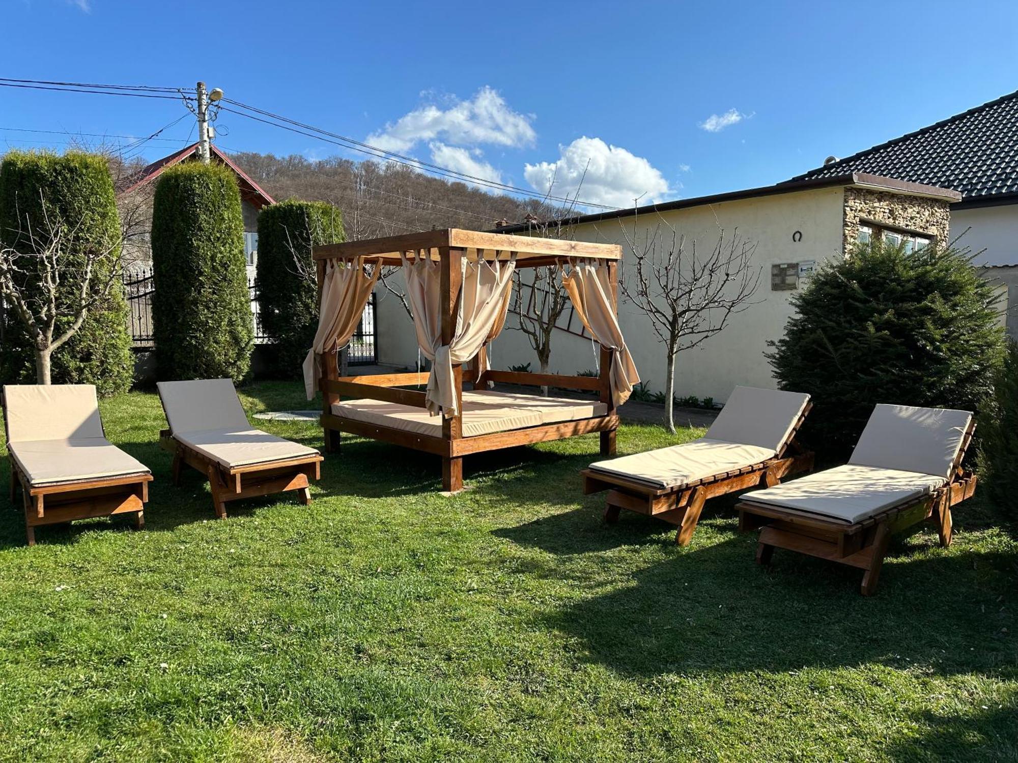 Emerald Residence Rîşnov Buitenkant foto